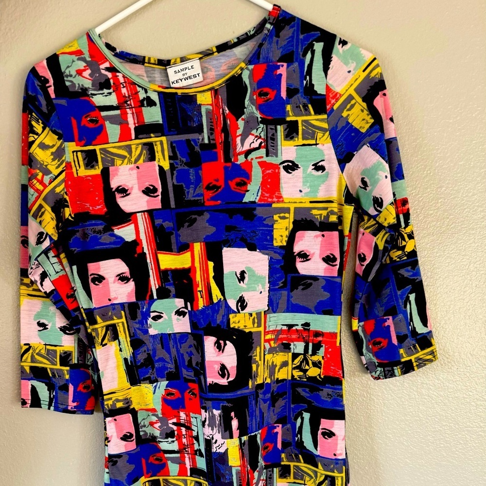 Medium size dress, sample by Keywest, long sleeve,very good condition